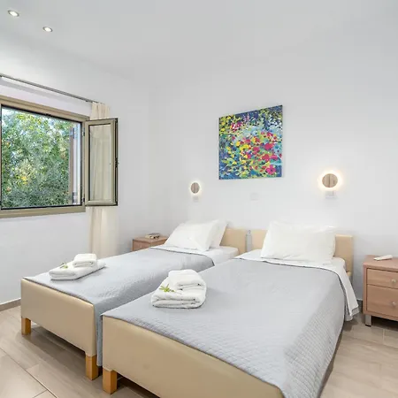 Eleonas * Гиалова